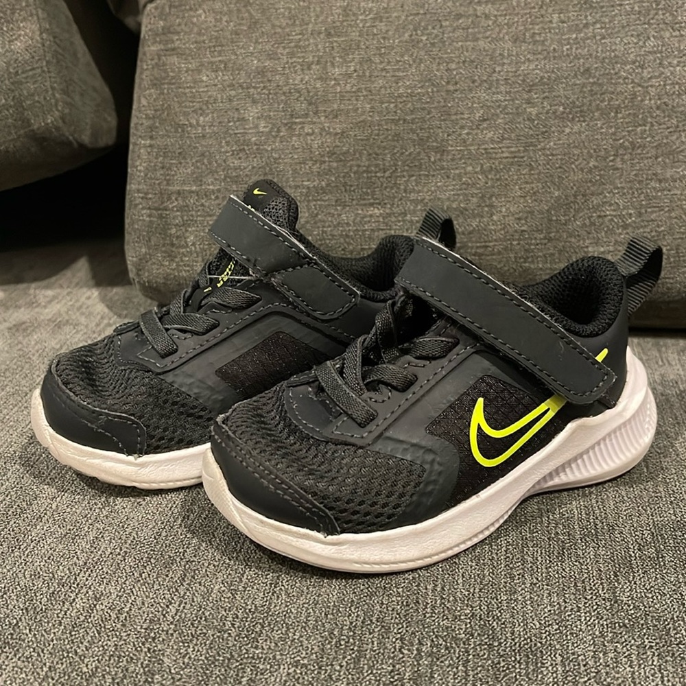 Nike Downshifter 11. -size 5c